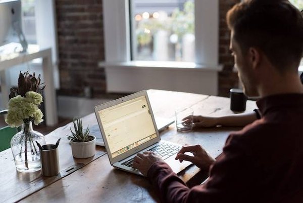 Comment les start-ups contribuent-elles à l'innovation dans l'énergie verte ?